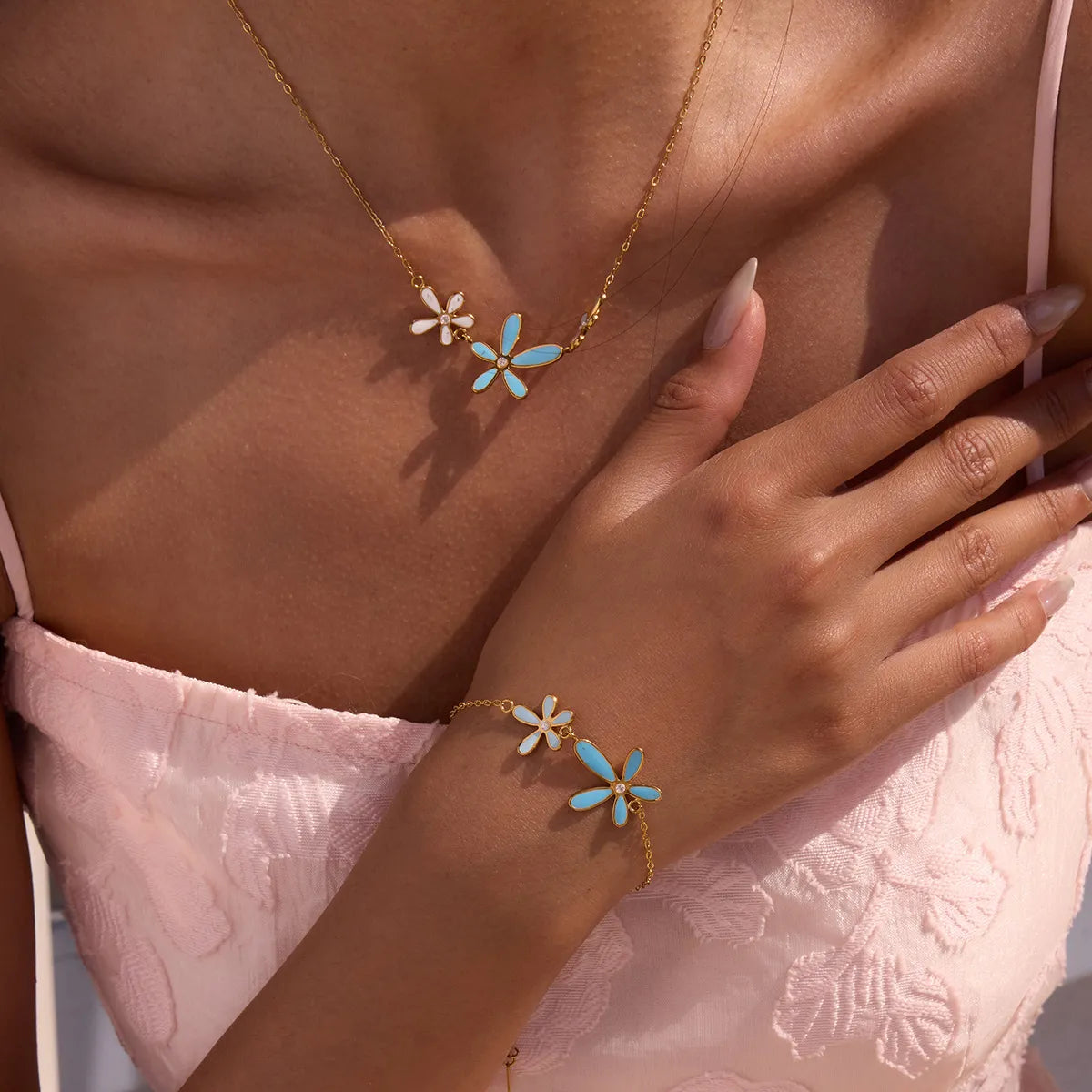 Resin Flower Necklace and Bracelet Jewelry Set