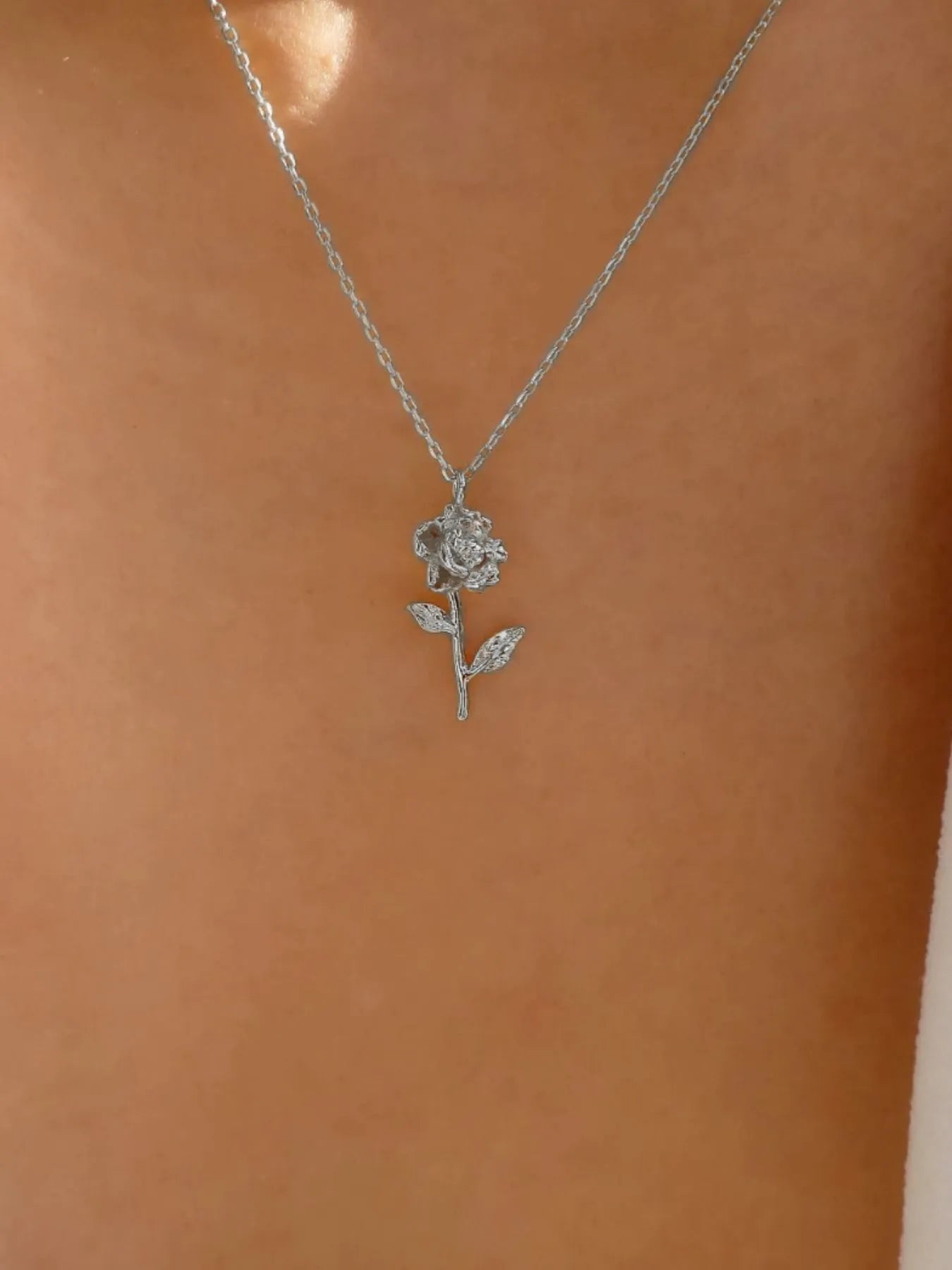 Alloy Rose Pendant Necklace